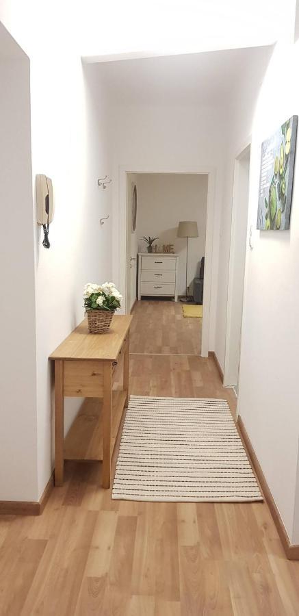Top Appartement Fuer Business-Wohnen-Urlaub Wiener Neustadt Eksteriør bilde